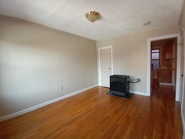 Building Photo - 18 Parmenter St