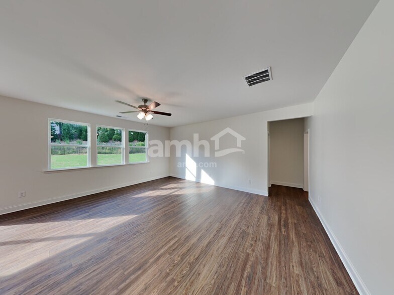 Building Photo - 5070 Hudson Vly Dr