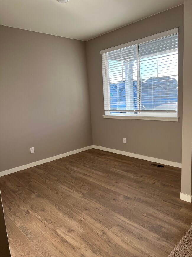 Building Photo - 4503 Kingswood Dr