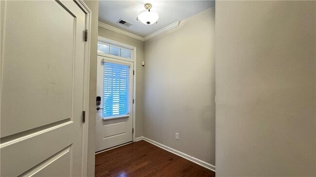 Building Photo - 2160 Greencrest Cir