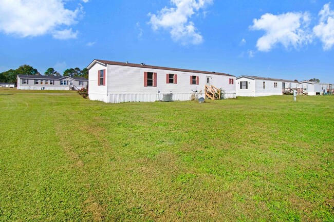 Building Photo - 3 Bedroom | 2 Bath Mobile Home in Pikevill...