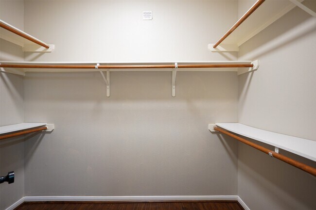 Building Photo - 105 N Holly Laurel Cir