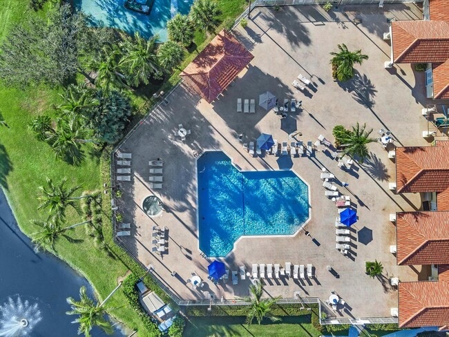 Building Photo - 6094 Lake Hibiscus Dr