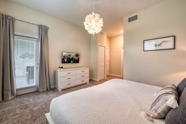 Building Photo - 723 Ocean Course Ave