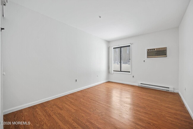 Building Photo - 110 Amberly Dr