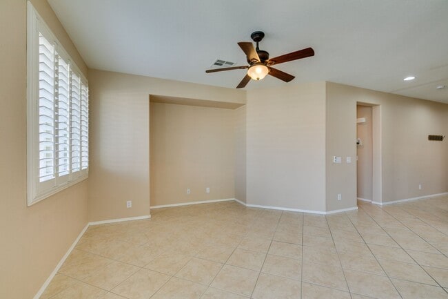 Building Photo - 6290 Majestic Hills Ave