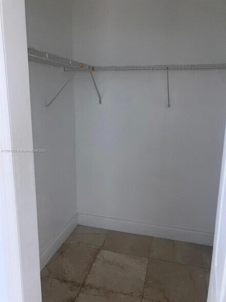 Building Photo - 7601 E Treasure Dr