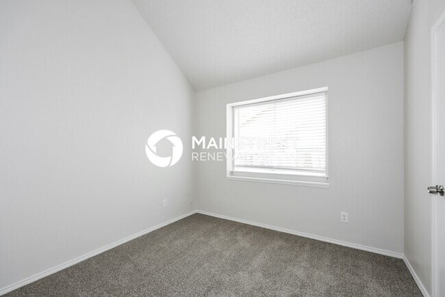 Building Photo - 3 Bedroom Pet-Friendly Home in Cedar Hill, TX with Main Street Renewal