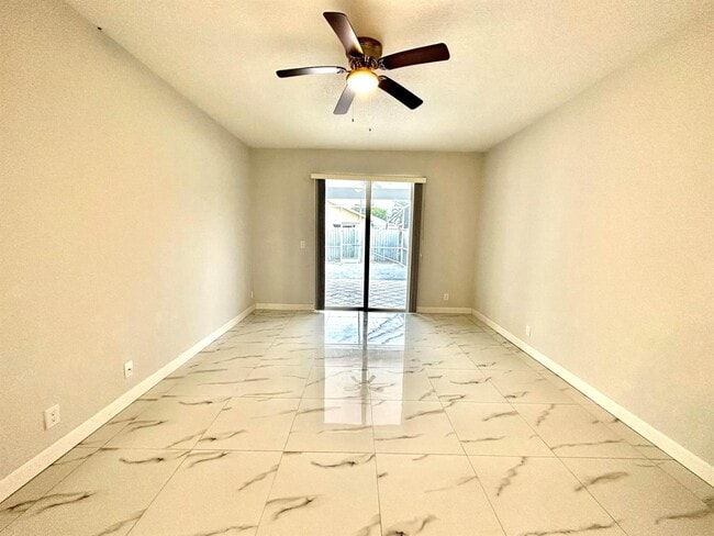 Building Photo - 1219 Baycourt Isle