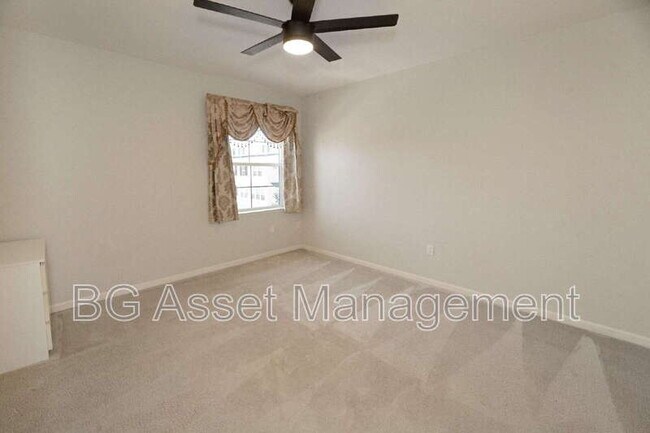 Building Photo - 1653 Northshore Dr