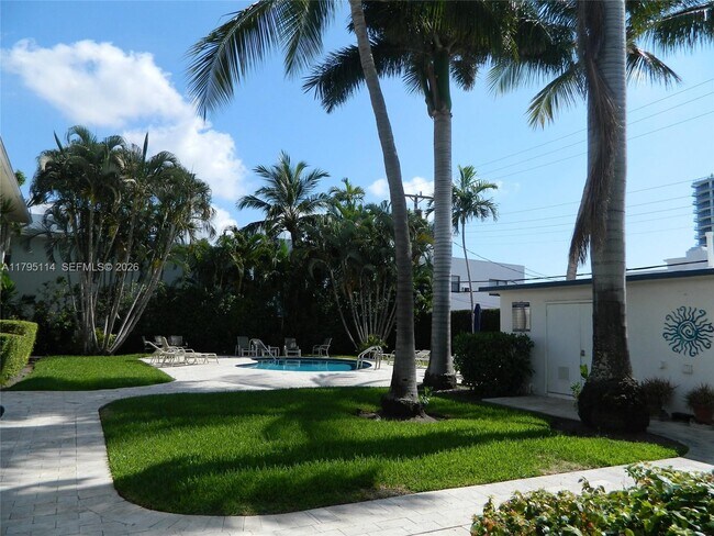 Building Photo - 624 Orton Ave