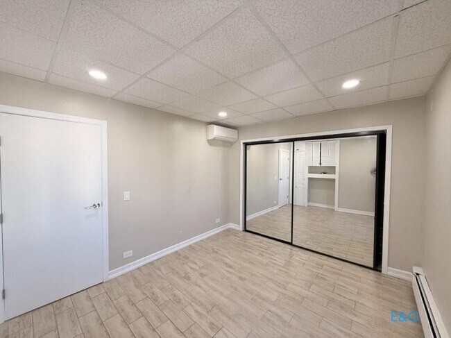Building Photo - 1 bedroom in RIDGEWOOD NY 11385