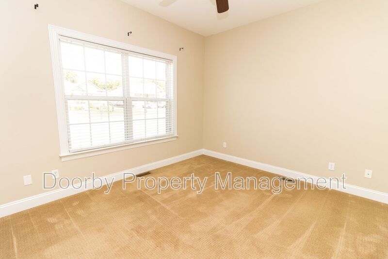 Building Photo - 8584 Sunridge Dr