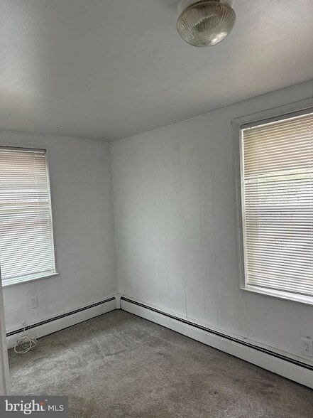 Building Photo - 705 Anderson St