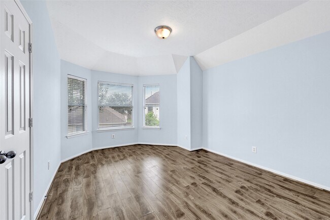 Building Photo - 6103 Sebastian Hill Dr