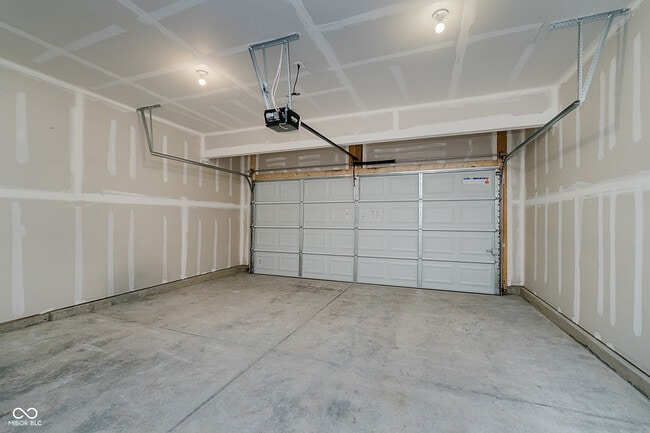 Building Photo - 7294 Shroyer Wy