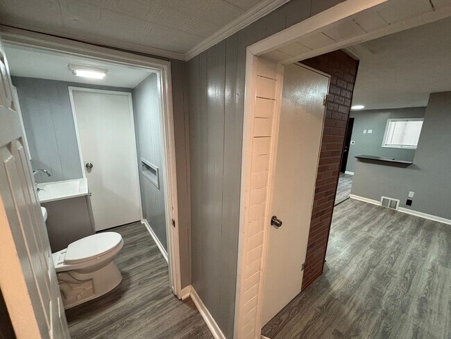 Building Photo - 3 bedroom 1.5 bathroom for rent in Arlington