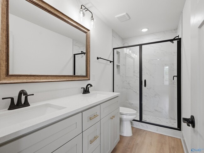 Building Photo - 6 Whispering Oak Dr SW