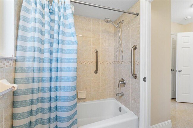 Building Photo - 1630 Seaway Dr