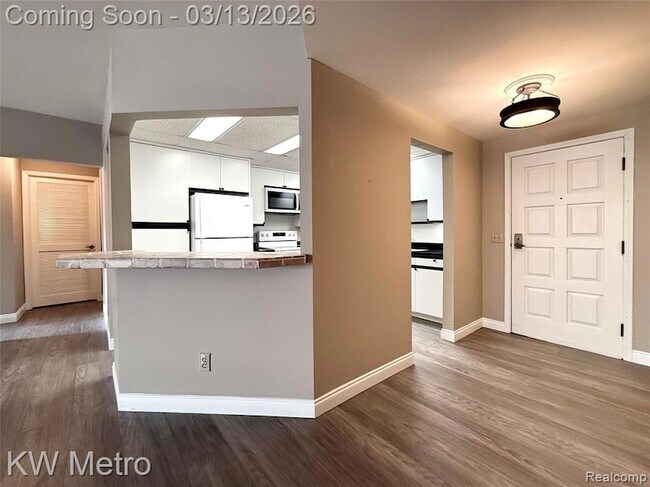 Building Photo - 875 GreenView Ct