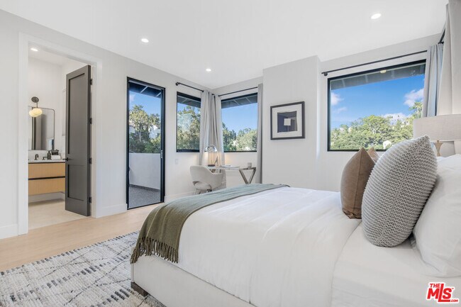 Building Photo - 3101 Belden Dr