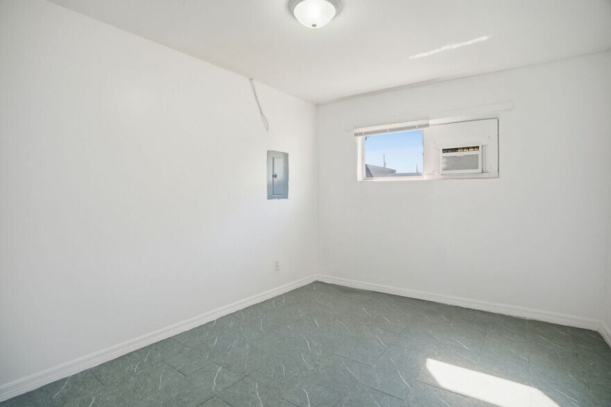 Building Photo - 907 N 20th St