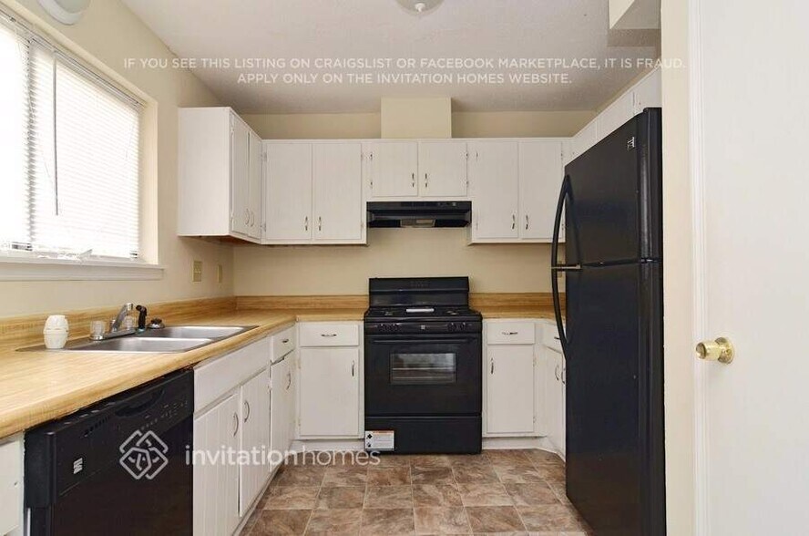 Building Photo - 1532 Kings Ridge Dr NW