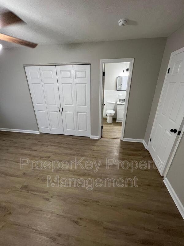 Building Photo - 4454 Lapaloma Dr