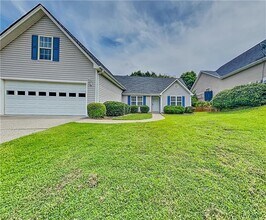 Building Photo - 220 Ashland Manor Dr