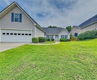 Building Photo - 220 Ashland Manor Dr