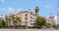 Building Photo - 620 S Gramercy Pl