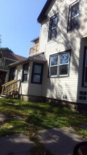 Building Photo - 1335 W 3rd St