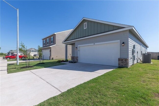 Primary Photo - 108 Athena Way
