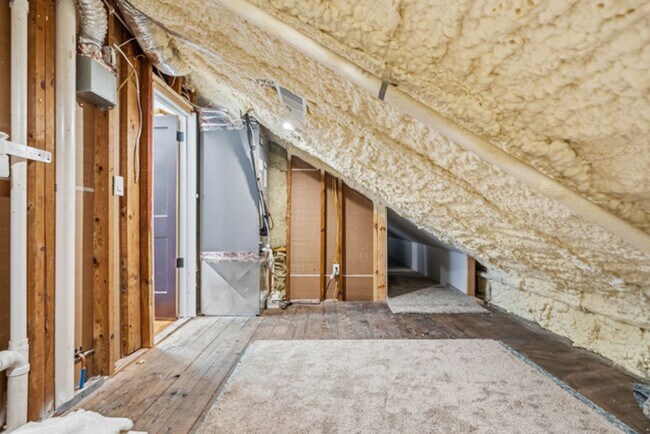 Building Photo - Furnished Country Home For Rent