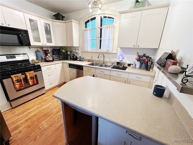 Building Photo - 240 Anderson Pl