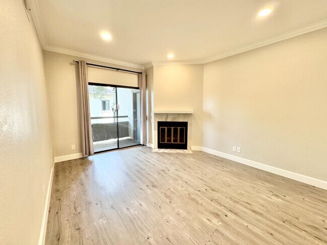 Building Photo - 1856 Tradan Dr