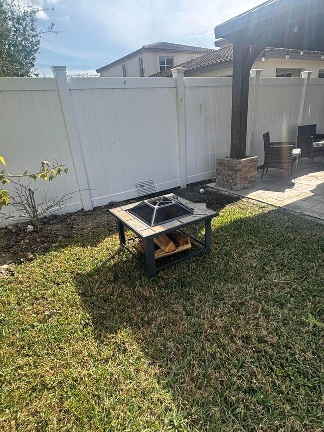 Building Photo - 8010 NW Greenbank Cir