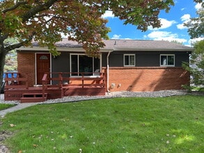 Building Photo - Charming 3-Bed Home - $1850/ month