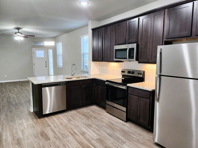 Building Photo - Beautiful Home in Cibolo