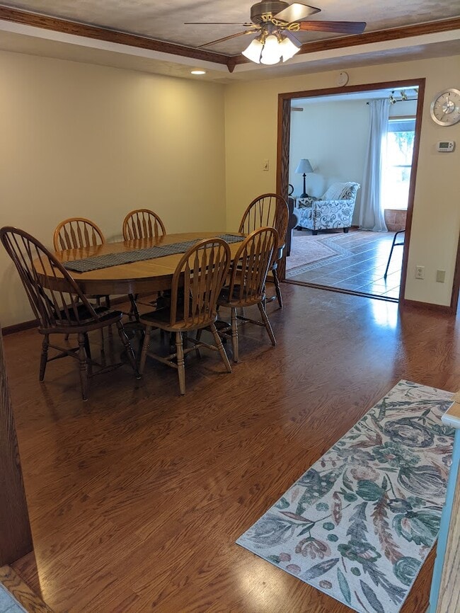 Spacious dining room - 1012 3rd St