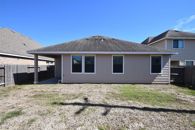 Building Photo - 5619 Drumlin Field Way