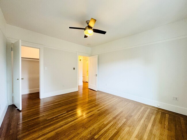 Building Photo - Bernal/Mission/Noe: Updated Flat w/ Shared...