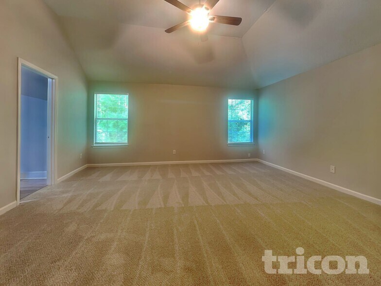 Building Photo - 222 Southwind Ln