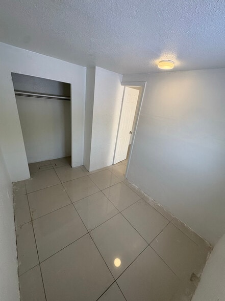 Building Photo - 1331 SW 129th Ave