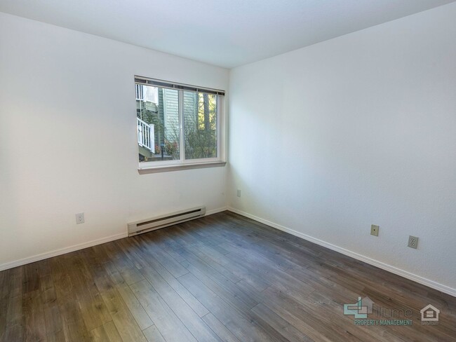 Building Photo - Charming 2 bedroom, 2 bathroom condo locat...