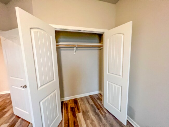 Building Photo - 524 Cautillion Dr