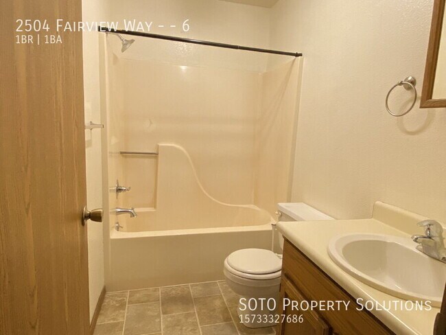 Building Photo - 2504 Fairview Way