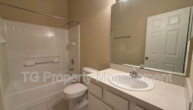 Building Photo - 13492 Sunstone St