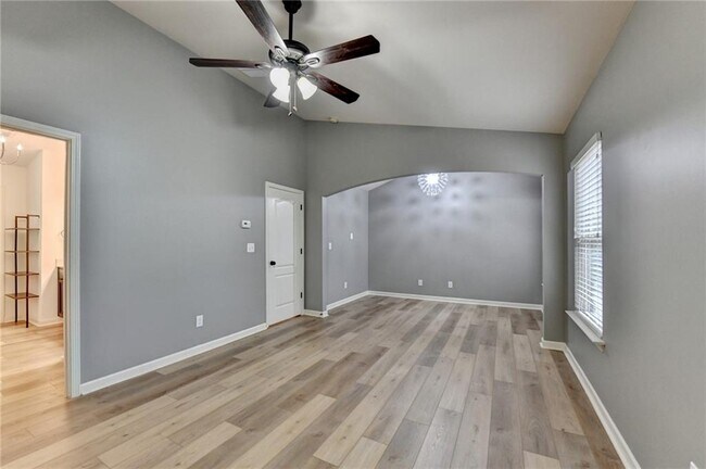 Building Photo - 5013 Groover Dr