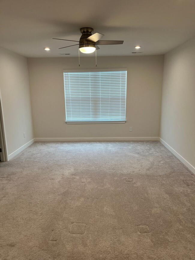 Building Photo - Spartanburg - 3Bd/2.5Ba